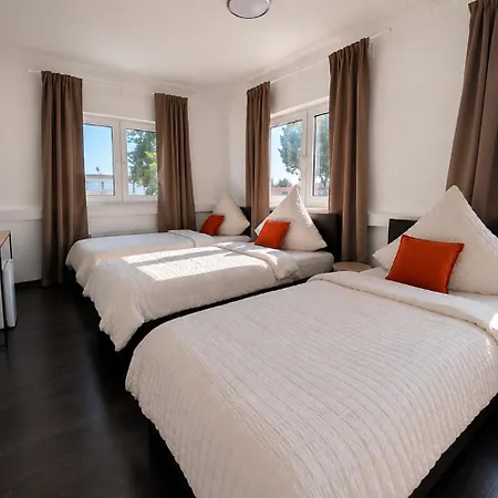Base Hotel *